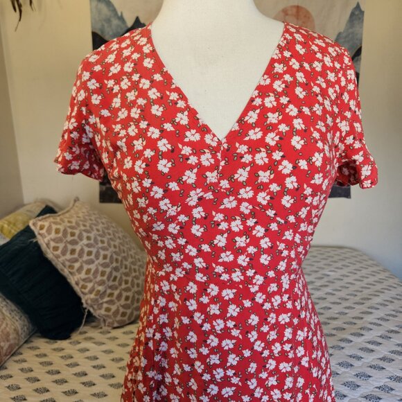GAP Red Floral Mini Dress Women’s Size 2 Short Sleeve V-Neck Fit & Flare - Picture 8 of 16